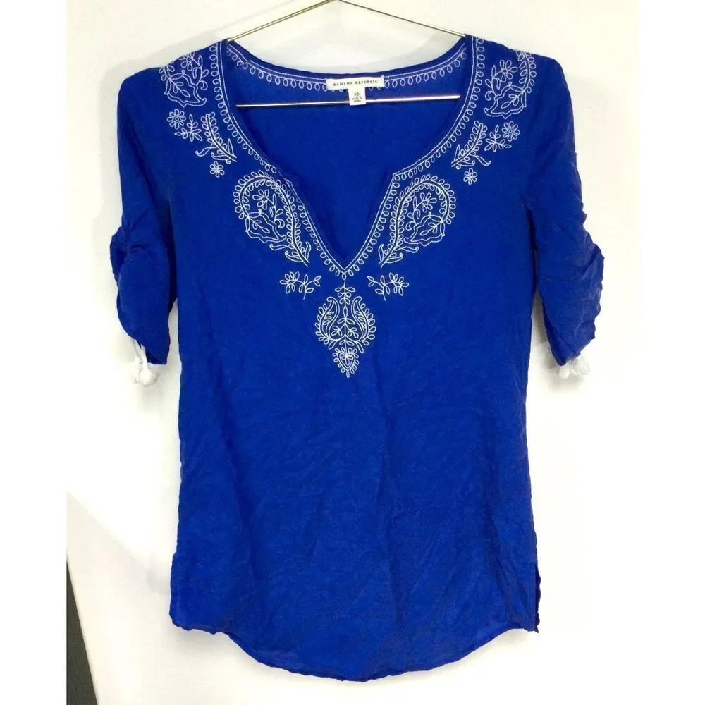 Banana Republic Womens Blue V-Neck Embroidered 100% Silk Tunic Blouse XS swim co